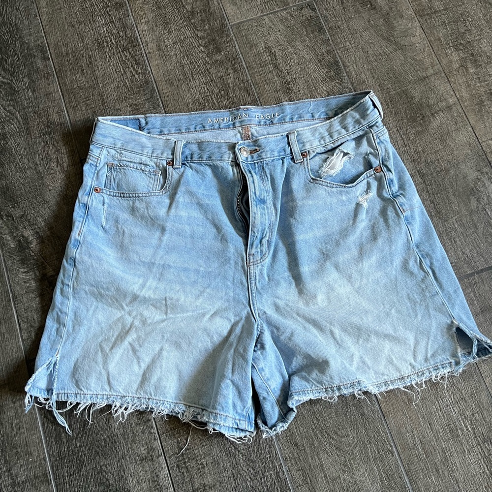American Eagle Women's Light Blue Denim Shorts